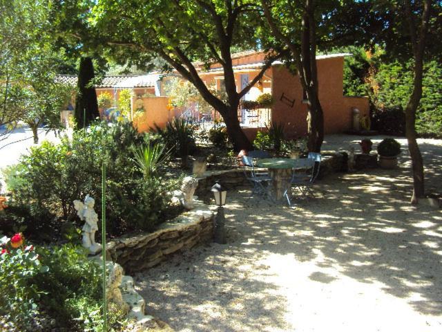 Hotel La Douloire Pernes-les-Fontaines Zewnętrze zdjęcie